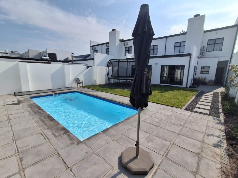 4 Bedroom Property for Sale in Sandown Western Cape